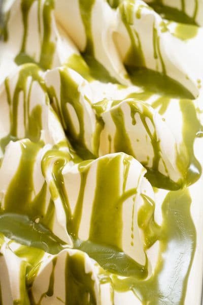 Gelato artesanal sabor ninho com pistache da Nonno Francesco